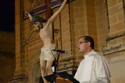 DSC_0028 Fr Richard N. Farrugia meditating on the readings