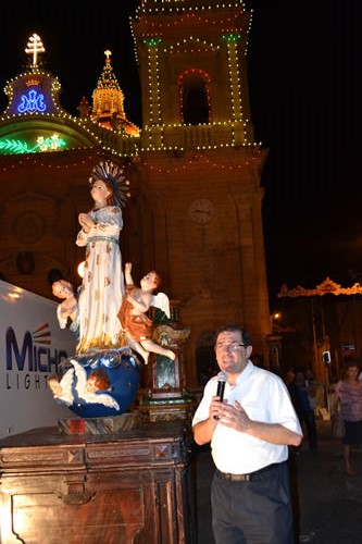 DSC_0005 Mgr Archpriest addresses the audience