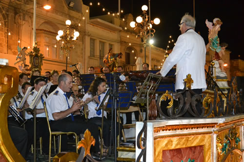 DSC_0151 Playing the Victory Band hymn