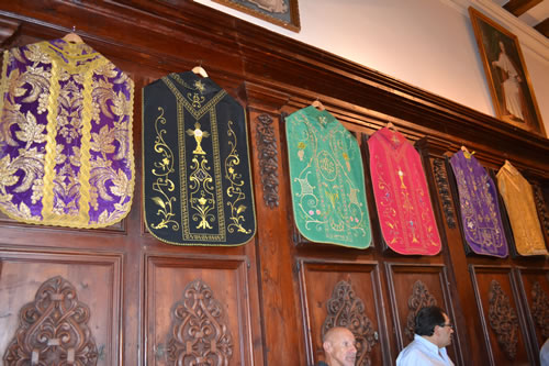 DSC_0364 Antique chasubles in  sacristy