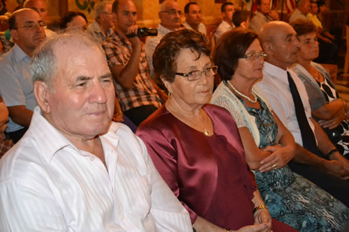 DSC_0041 Emigrants leading the Congregation