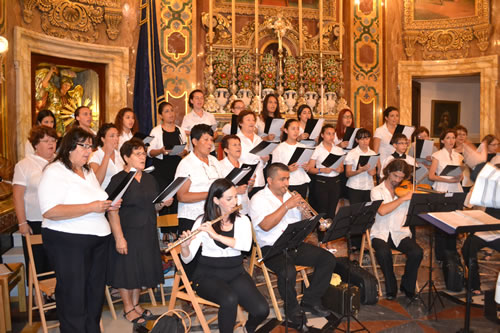 DSC_0122 Choir singing the Offertory