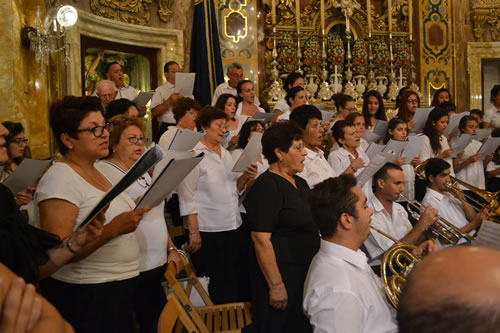 DSC_0181 Singing the Antifona Nativitas Tua