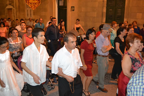 DSC_0141 Faithful reciting the Rosary