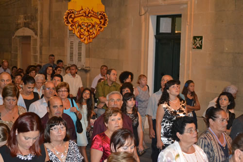 DSC_0134 Faithful reciting the Rosary