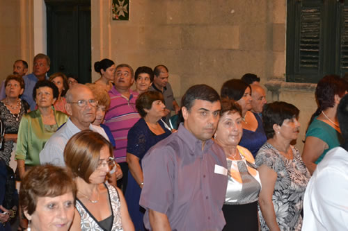 DSC_0131 Faithful reciting the Rosary