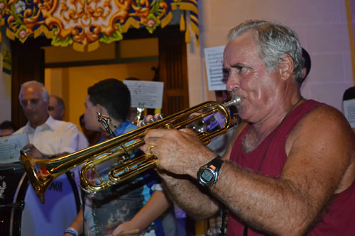 DSC_0022 Leli blowing his own trumpet