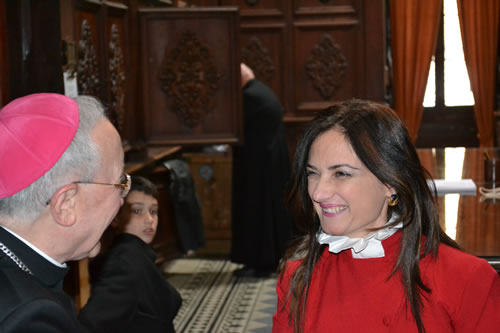 DSC_0003 Apostolic Nuncio talking to Choir Director