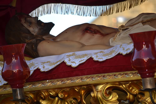 DSC_0316 Jesus rests dead