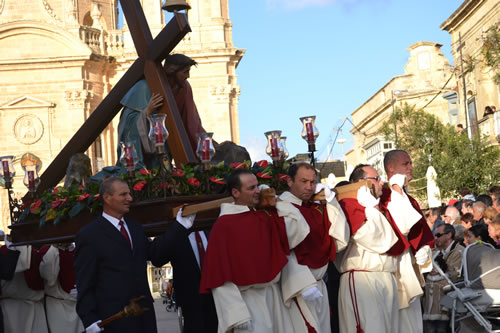 DSC_0137 Fallen under the weight of the Cross