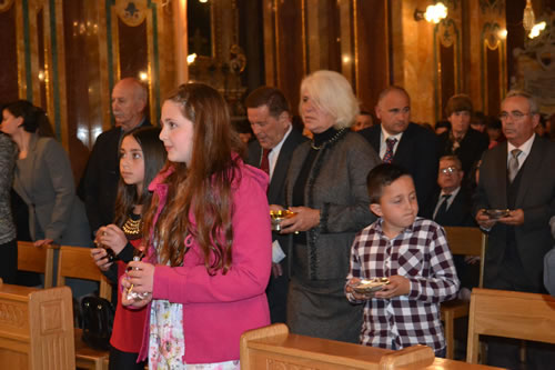 DSC_0185 Presenting the Offerings