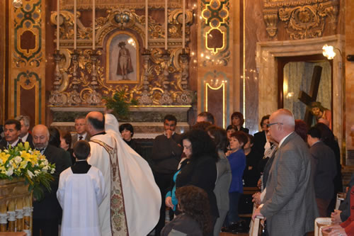 DSC_0175 Sprinkling Holy Water on the Congregation