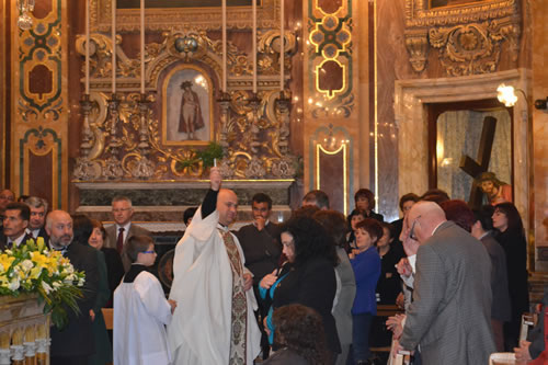 DSC_0176 Sprinkling Holy Water on the Congregation