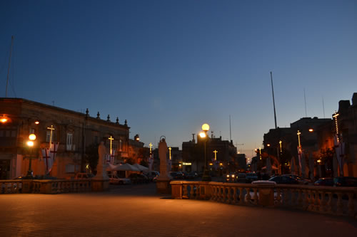 DSC_0002 Victory Square after sunset