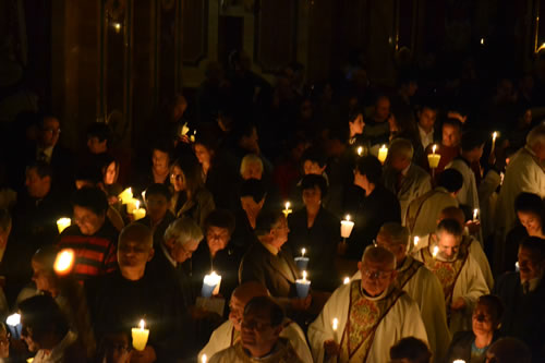 DSC_0028 Only candles light the Church