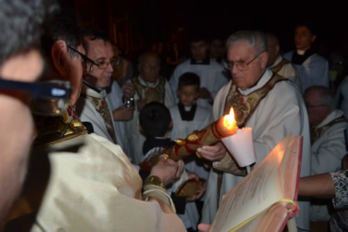 DSC_0020 Emedding grains of incense on the Paschal Candle