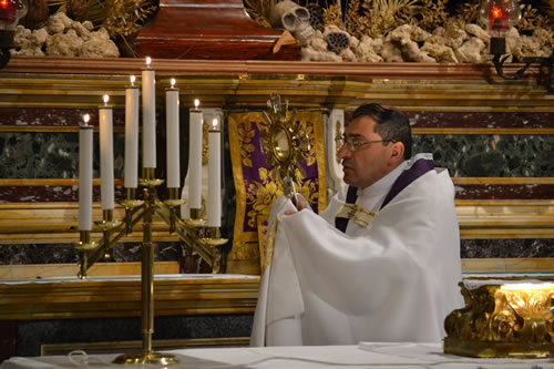 DSC_0282 Benediction with the Holy Eucharist