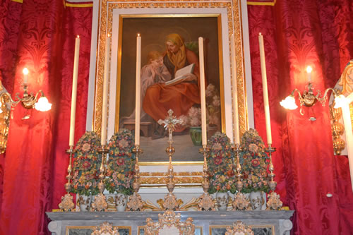 DSC_0759 side altar