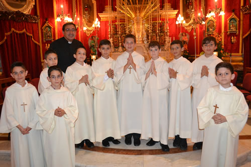 DSC_0760 Group photo of Rector with altar boys