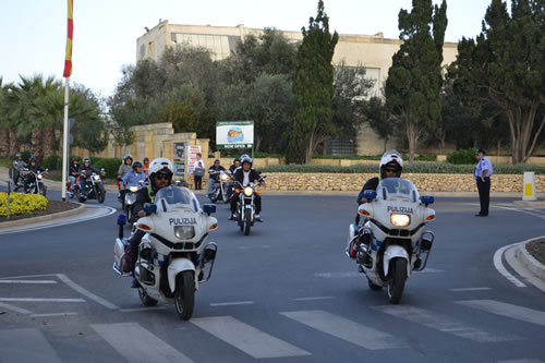 DSC_0399 Motorcade arrives in Xewkija