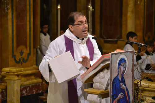 DSC_0007 Archpriest Mgr Carmelo Refalo introducing the service