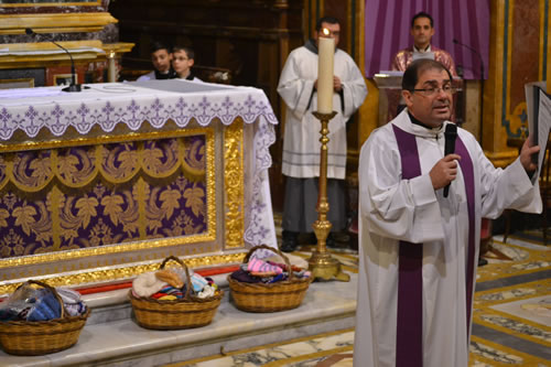 DSC_0094 Archpriest with Parish notices