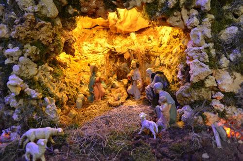 DSC_004 Large Crib In Basilica