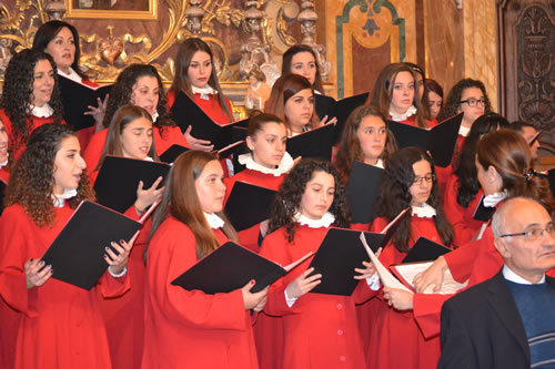 DSC_0160 Choir singing during the Sanctus