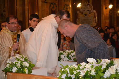 DSC_0188 Vicar prepares to baptise William