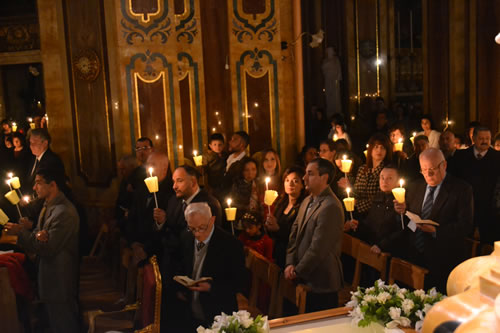 035 Members of the Congregation hold the New Light