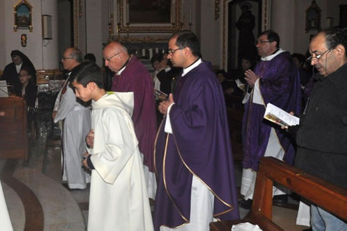 003 Celebrants in procession to Altar