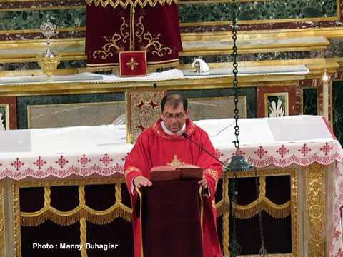 DSC_0214 Archpriest Mgr Carmelo Refalo