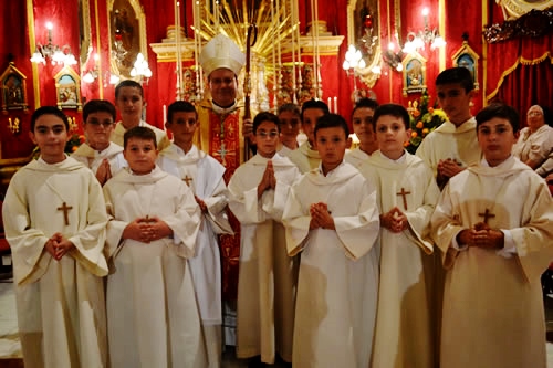 DSC_0124 Bishop Bugeja with Altar Boys