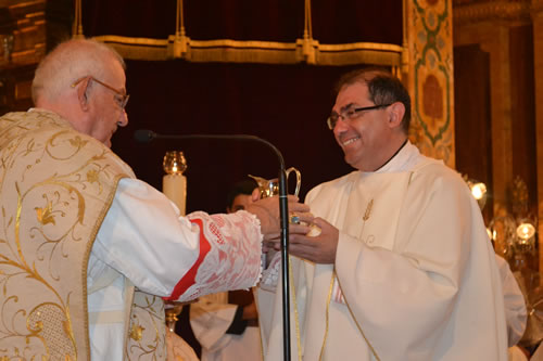 DSC_0262 Mgr Sultana's gift to the Basilica