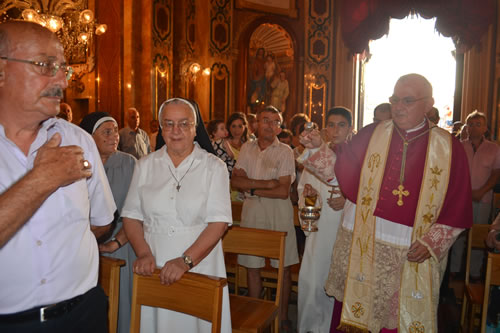 DSC_0014 Sprinkling Holy Water on the Congregation