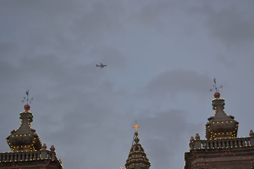 DSC_0081 Civil aircraft above Basilica