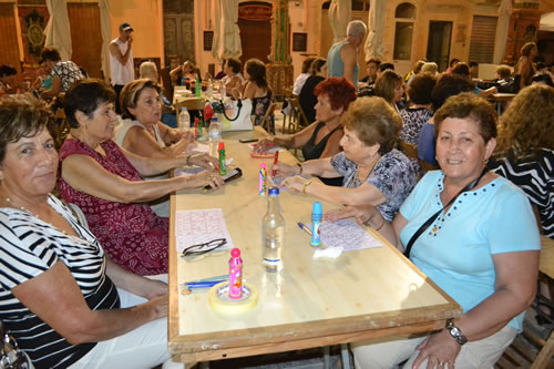 DSC_0480 Preparing for Bingo in Victory Square