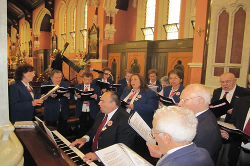 05 Choir singing during Mass