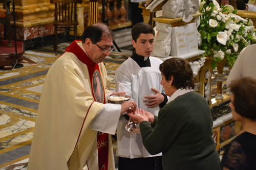 DSC_0085 Archpriest mother receiving Holy Communion