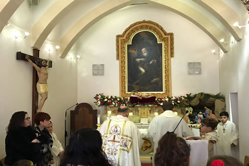 01 Rector Can John Sultana at start of Mass