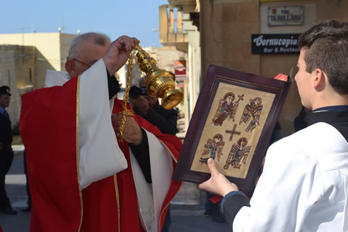 DSC_0034 Archpriest Emeritus Mgr E Sultana reads day's Gospel