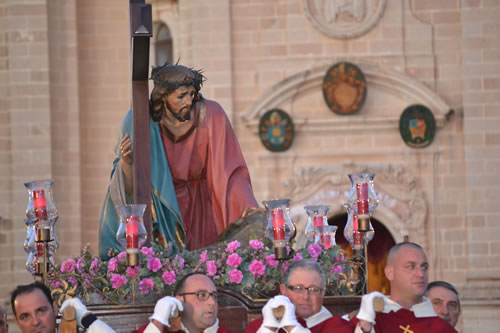 DSC_0389 Jesus fallen under the Cross