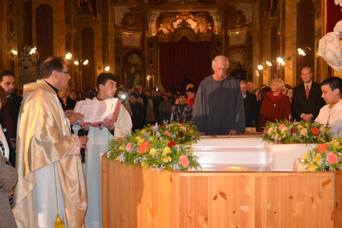 DSC_0096 Catechumen arrives at the font filled with blessed water