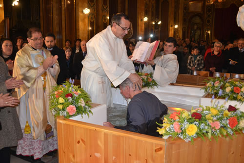 DSC_0107 Baptising the Catechumen