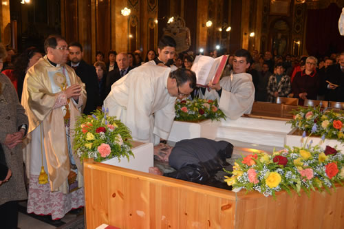 DSC_0106 Baptising the Catechumen