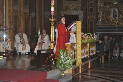 DSC_0041 Singing the first Psalm