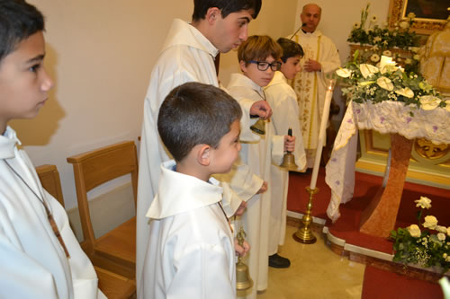 DSC_0226 Altar boys ringing the bells