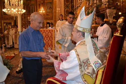 DSC_0080 Mass offering