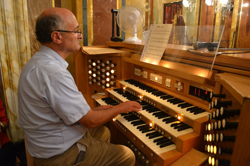 DSC_0032 Organist Mr Ronald Camilleri