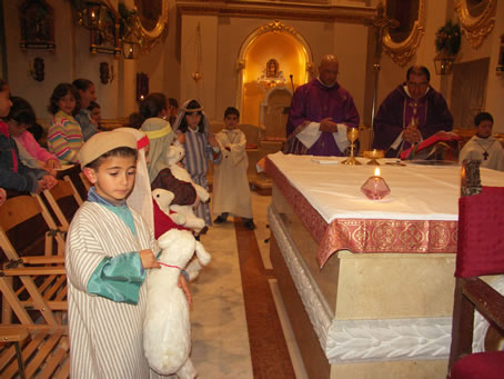 A2 Children clad in shepherds' costume